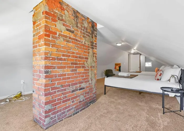 The Champion Abode 2 Columbus
